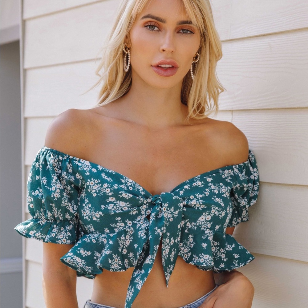 🦋crop top 🦋
